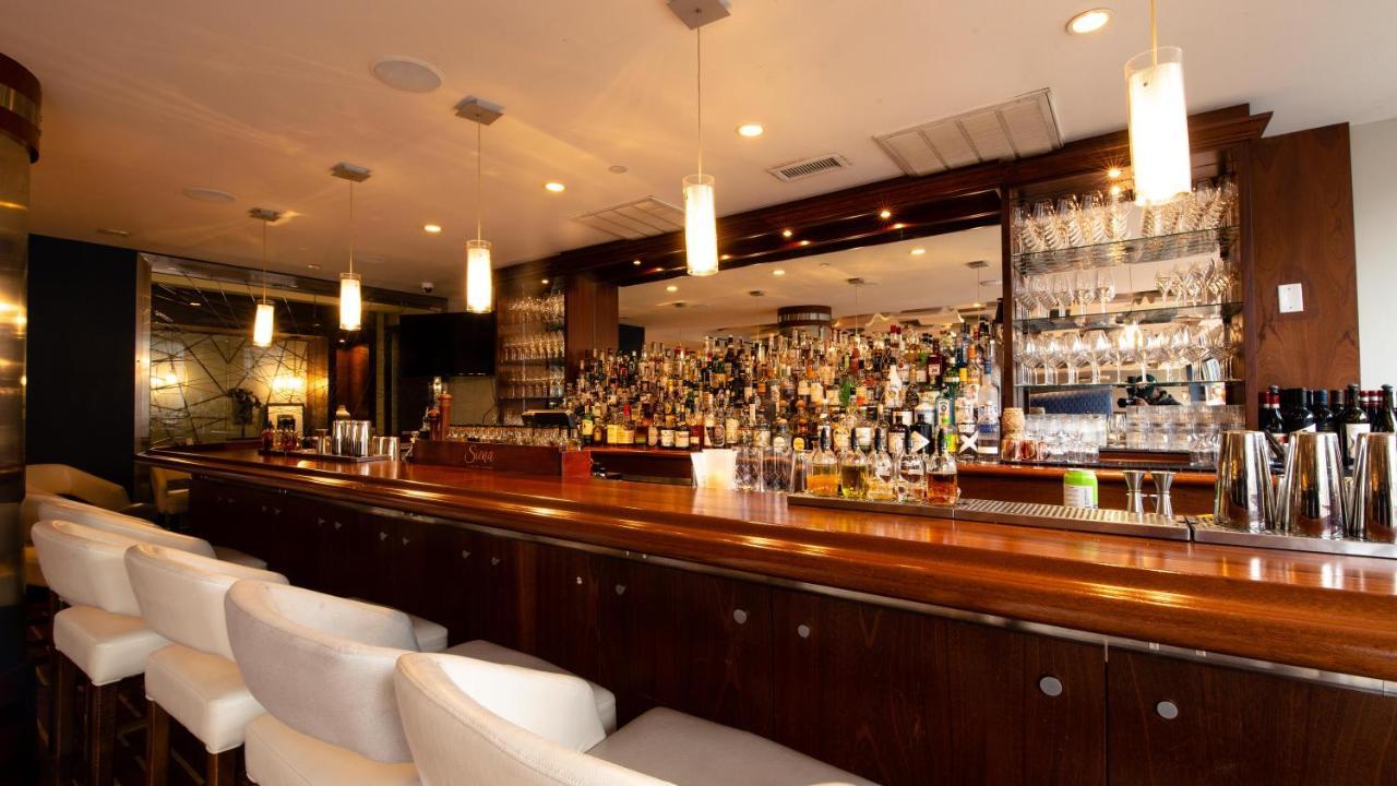 The Watershed Norwalk Hotell Eksteriør bilde