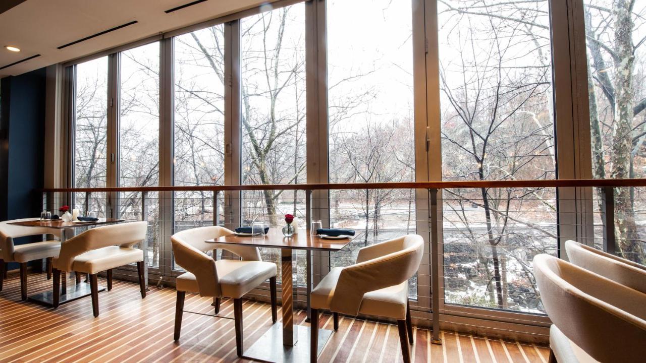 The Watershed Norwalk Hotell Eksteriør bilde