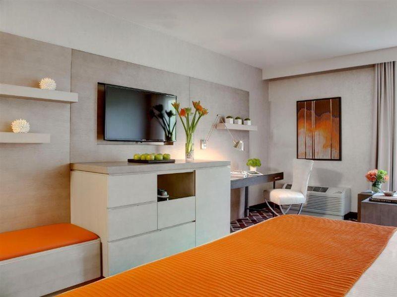 The Watershed Norwalk Hotell Eksteriør bilde