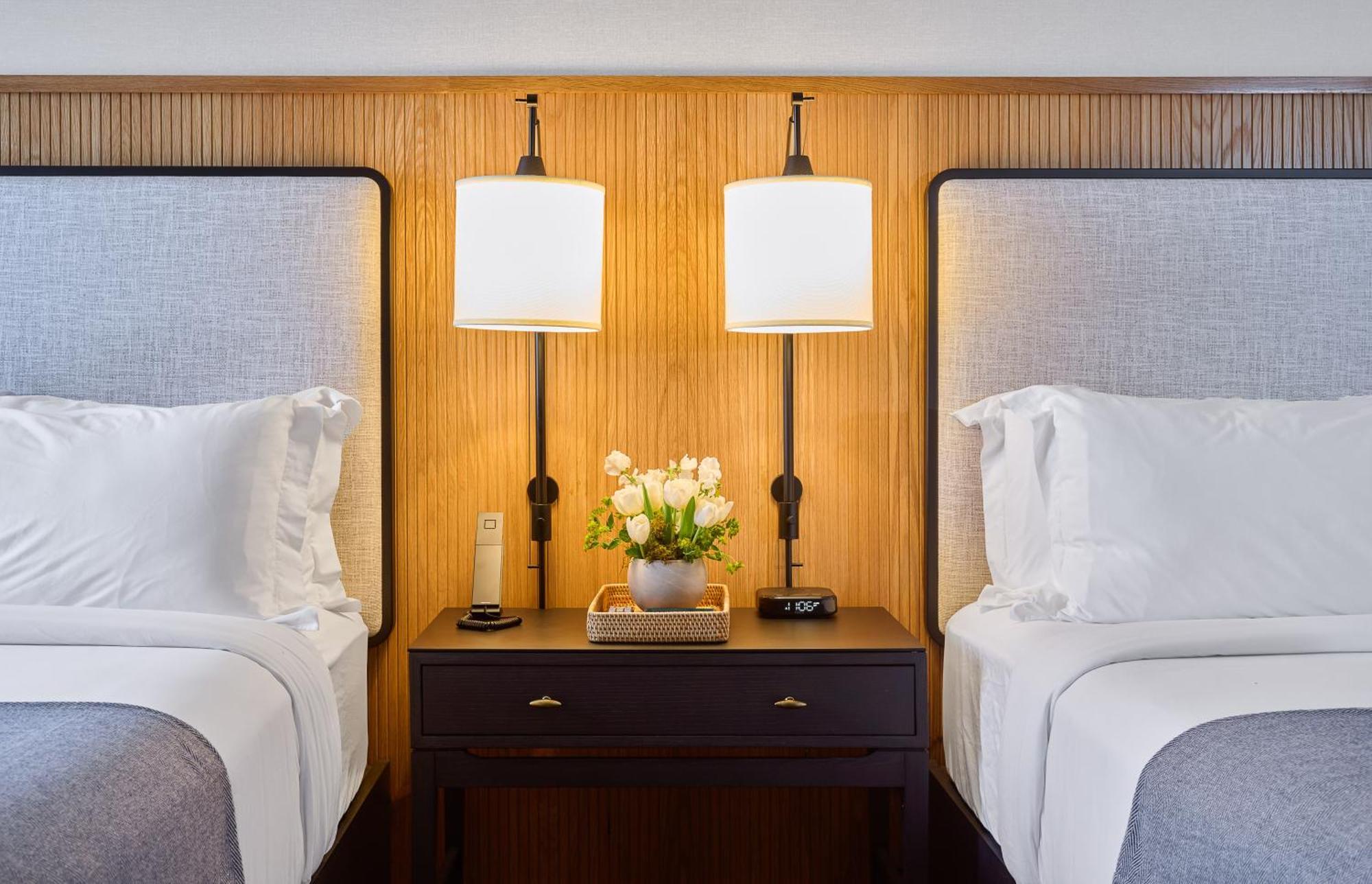 The Watershed Norwalk Hotell Eksteriør bilde