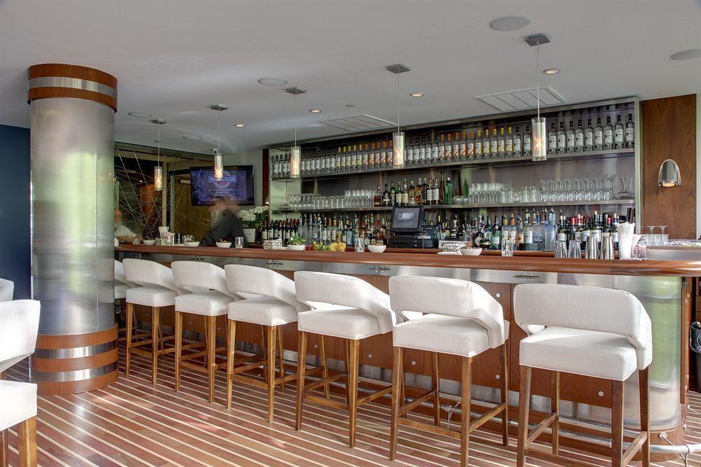 The Watershed Norwalk Hotell Eksteriør bilde