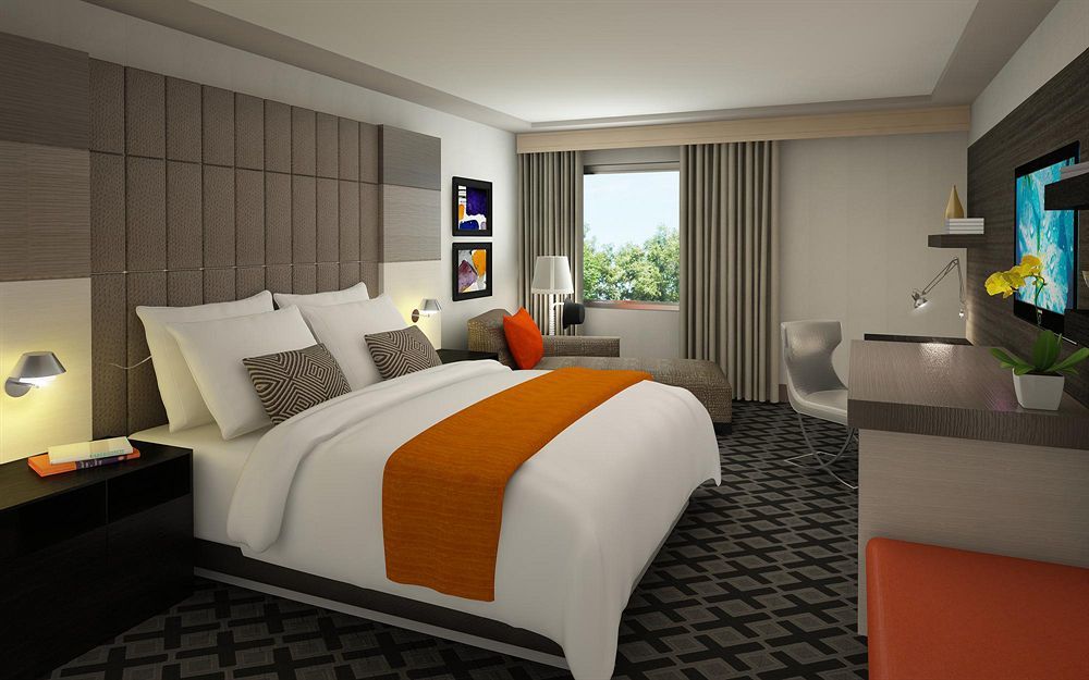The Watershed Norwalk Hotell Eksteriør bilde