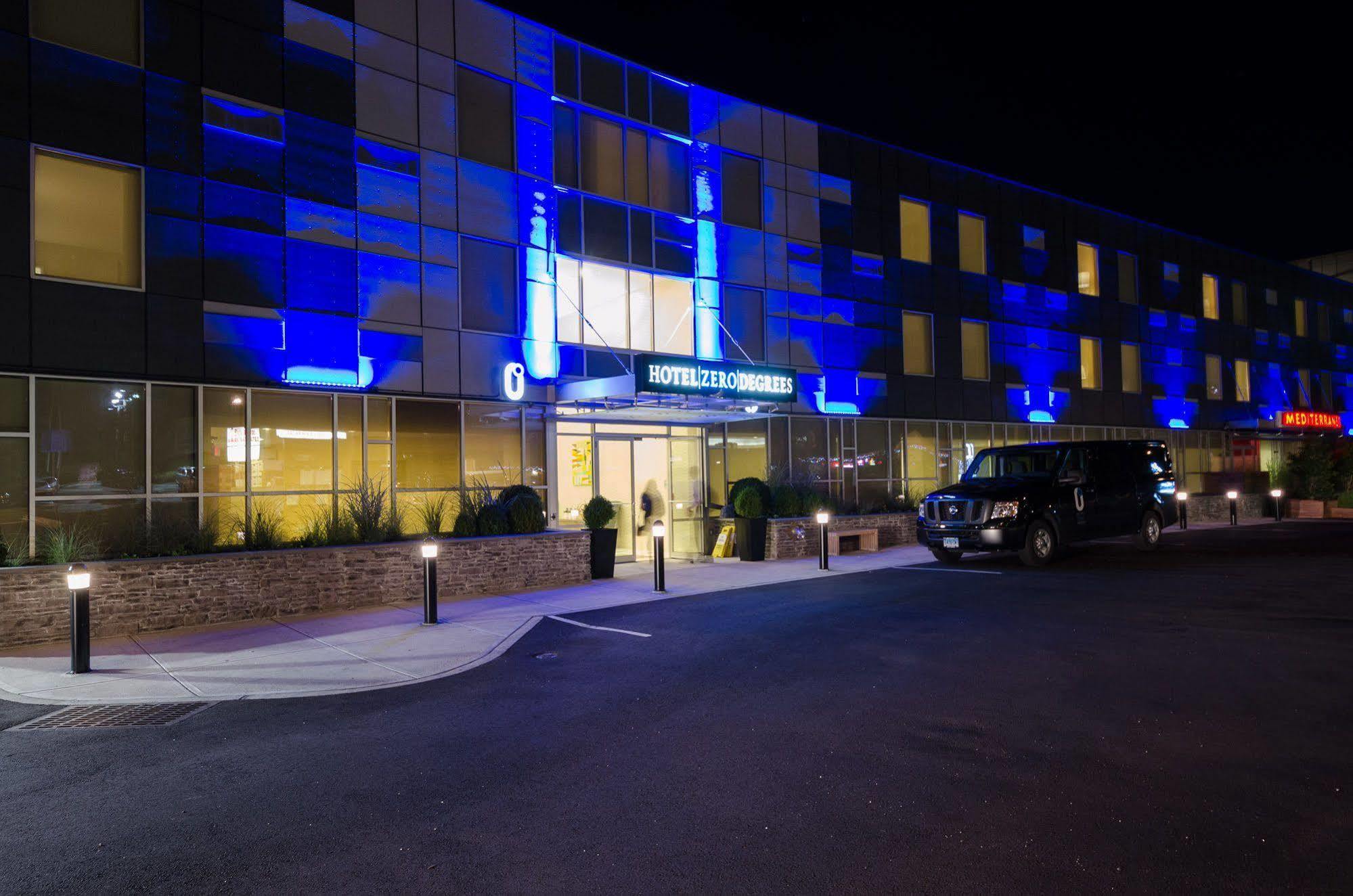 The Watershed Norwalk Hotell Eksteriør bilde